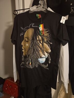 Bob Marley Black Graphic Tee with Lion and Dreadlocks Artwork